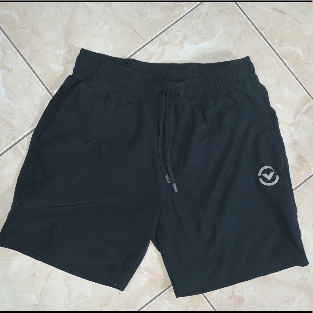 Virus Intl Evo Short